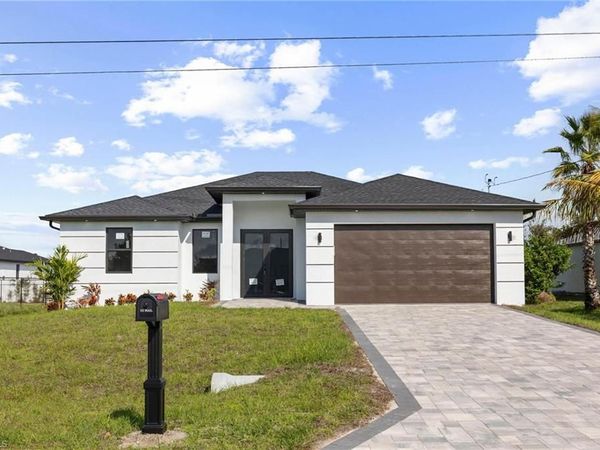 2827 SW 2nd LN, CAPE CORAL, FL 33991