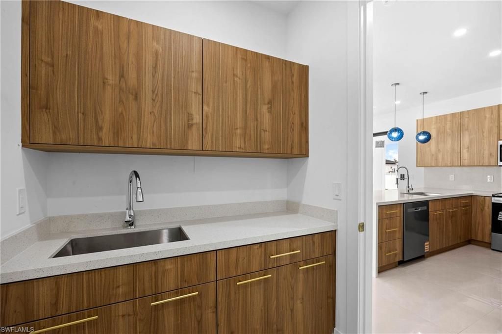 2827 SW 2nd Ln, Cape Coral, FL 33991 Photo