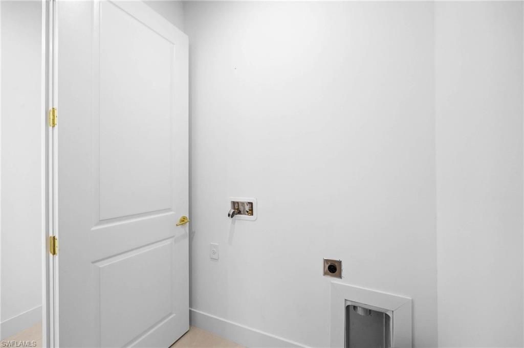 2827 SW 2nd Ln, Cape Coral, FL 33991 Photo