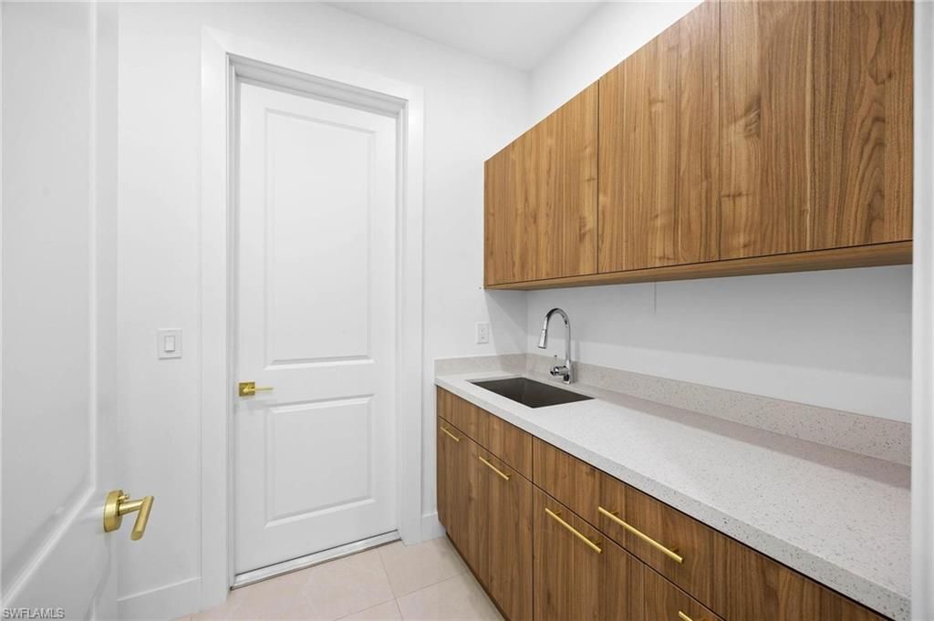 2827 SW 2nd Ln, Cape Coral, FL 33991 Photo