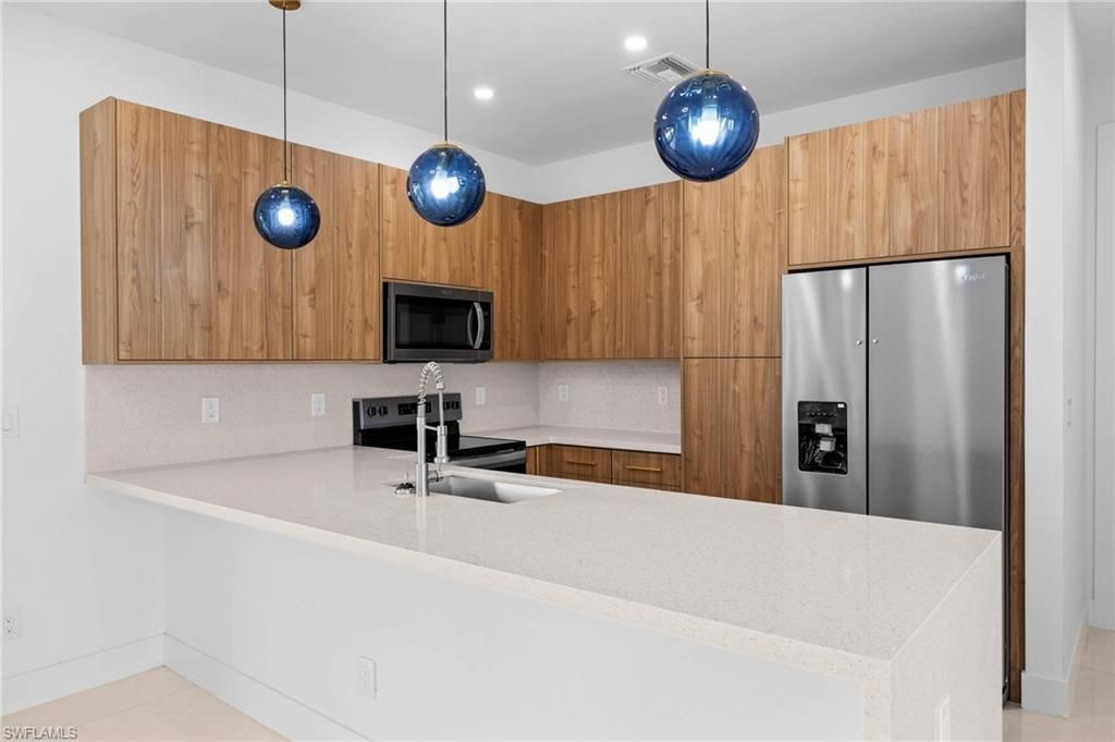 2827 SW 2nd Ln, Cape Coral, FL 33991 Photo