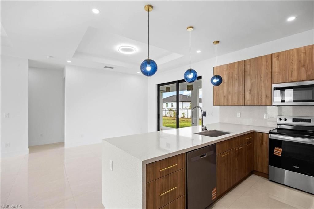 2827 SW 2nd Ln, Cape Coral, FL 33991 Photo