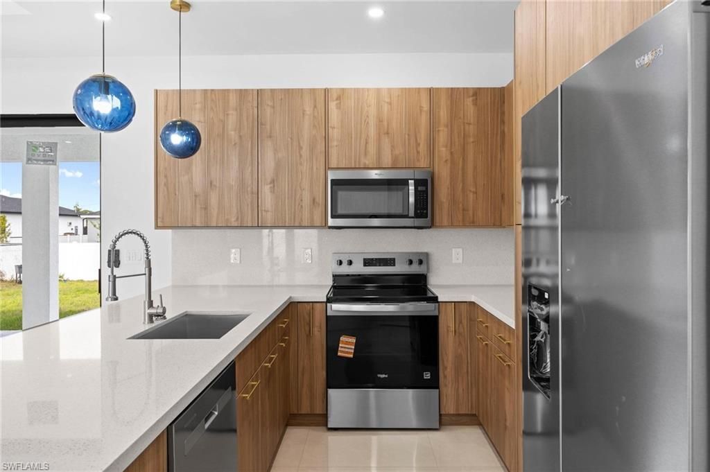 2827 SW 2nd Ln, Cape Coral, FL 33991 Photo