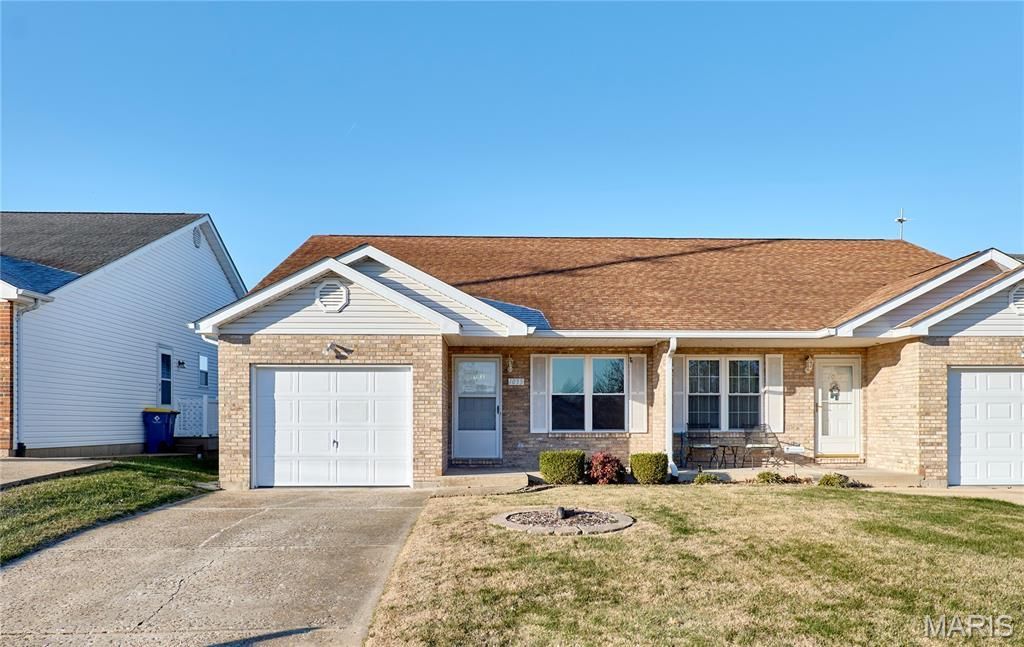 1033 Bieker Road, Washington, MO 63090 Main Photo