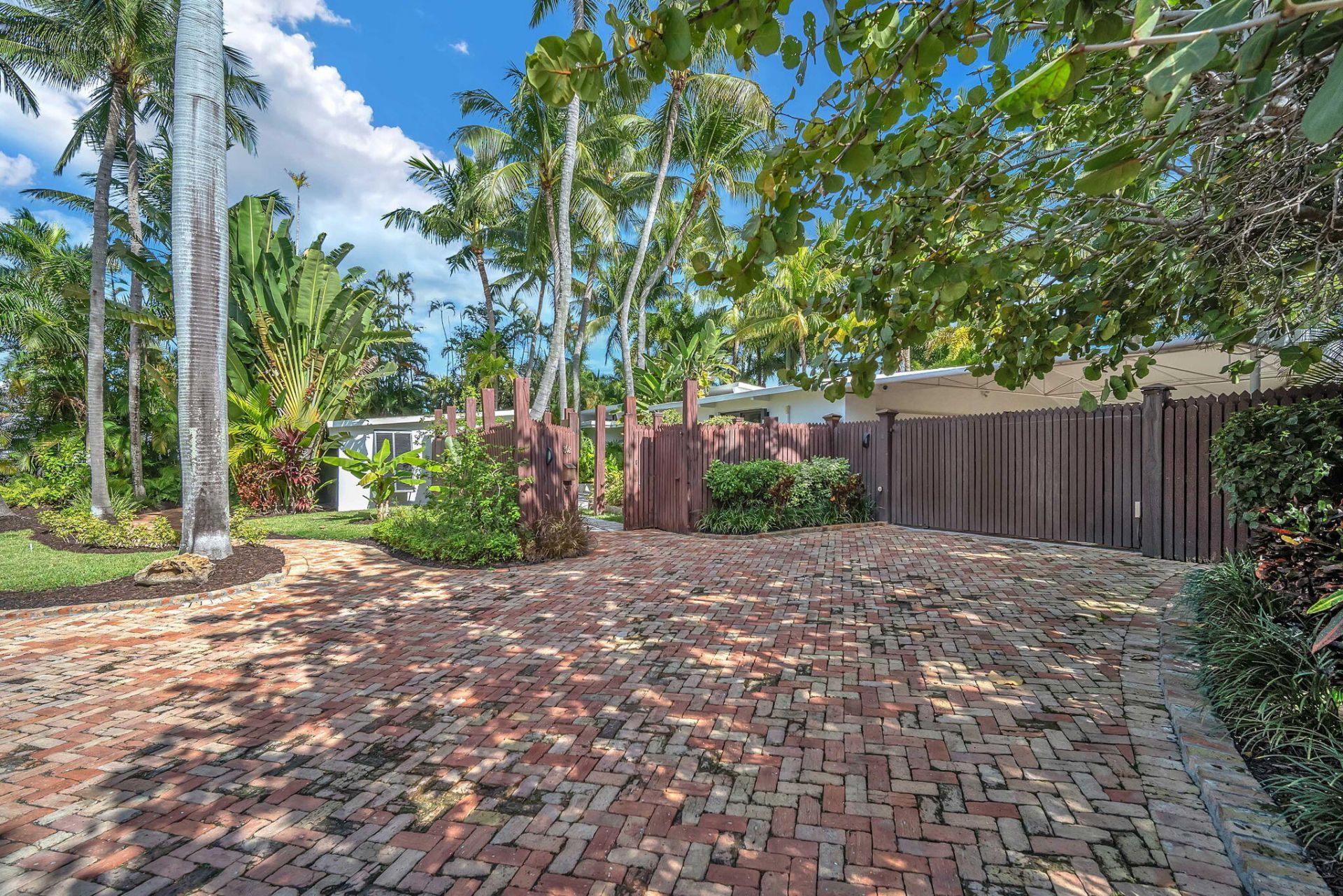 302 Coral Way, Fort Lauderdale, FL 33301 Photo