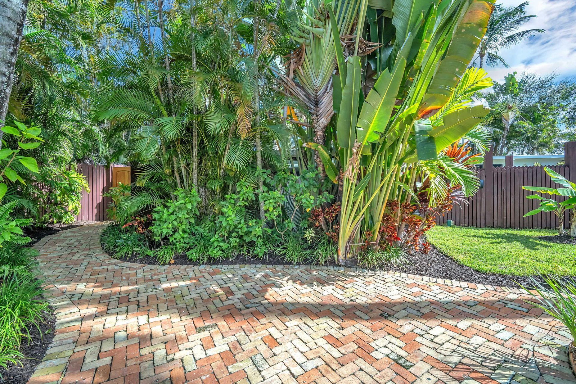 302 Coral Way, Fort Lauderdale, FL 33301 Photo