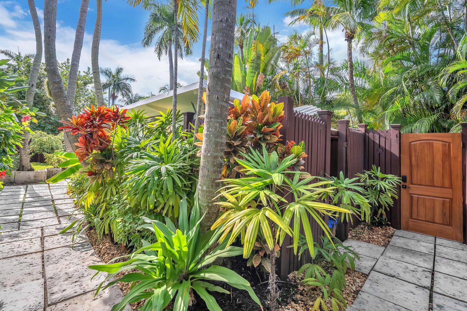 302 Coral Way, Fort Lauderdale, FL 33301 Photo