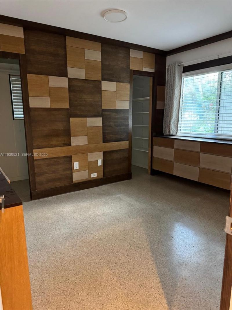 985 NE 115th St, Biscayne Park, FL 33161 Photo