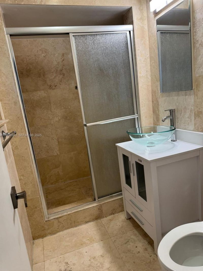 985 NE 115th St, Biscayne Park, FL 33161 Photo