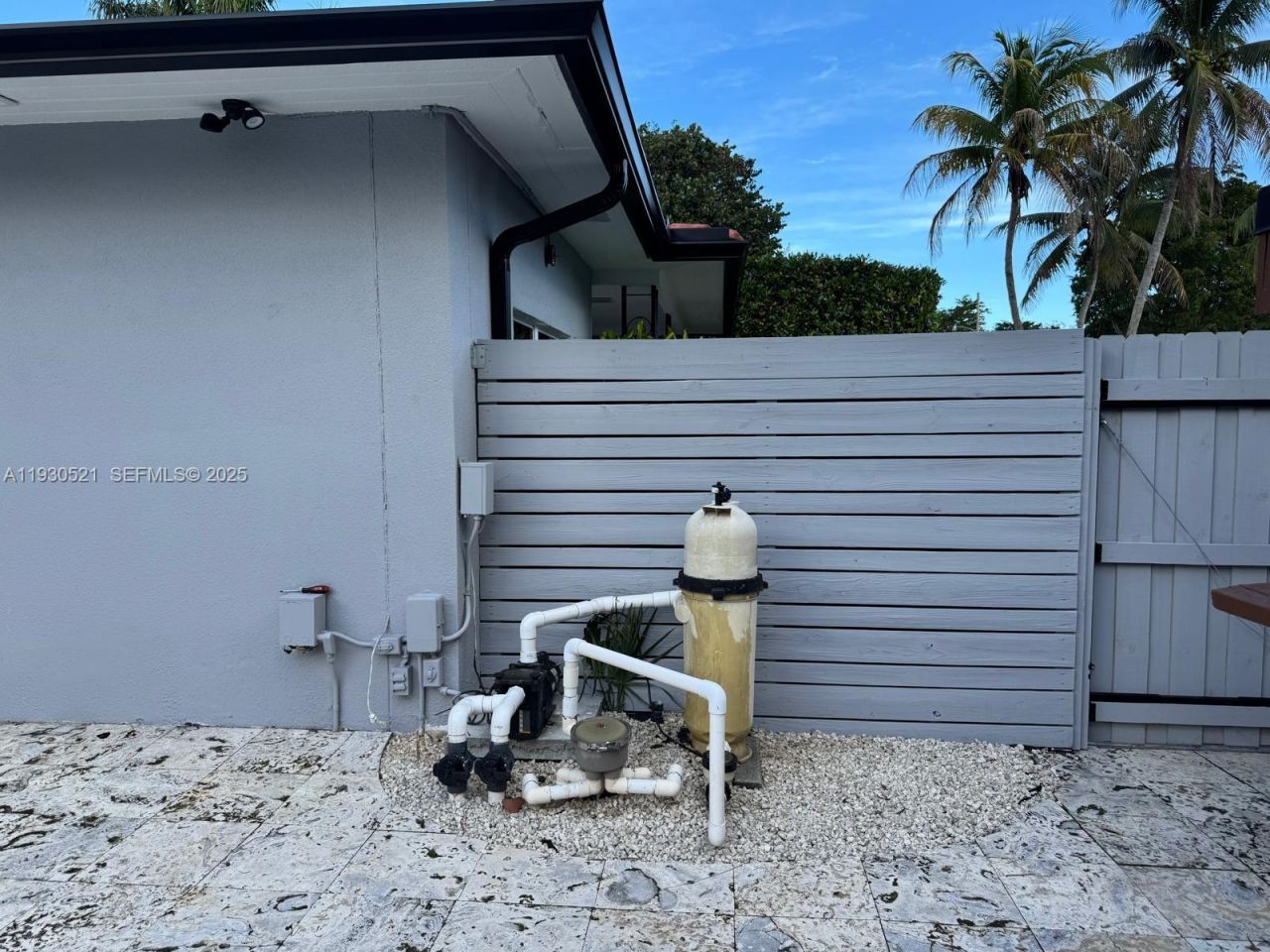 985 NE 115th St, Biscayne Park, FL 33161 Photo