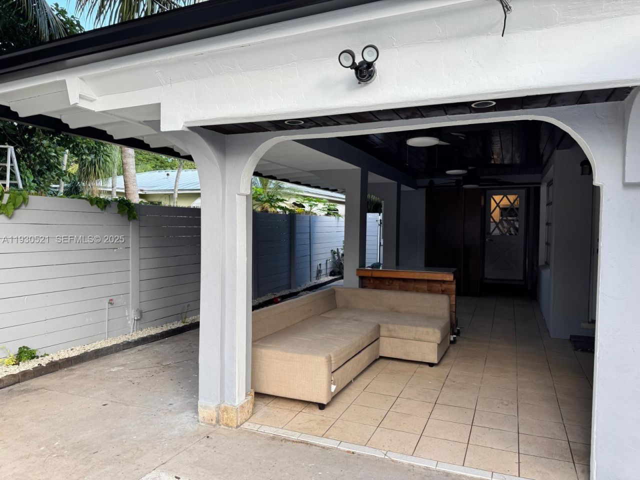 985 NE 115th St, Biscayne Park, FL 33161 Photo