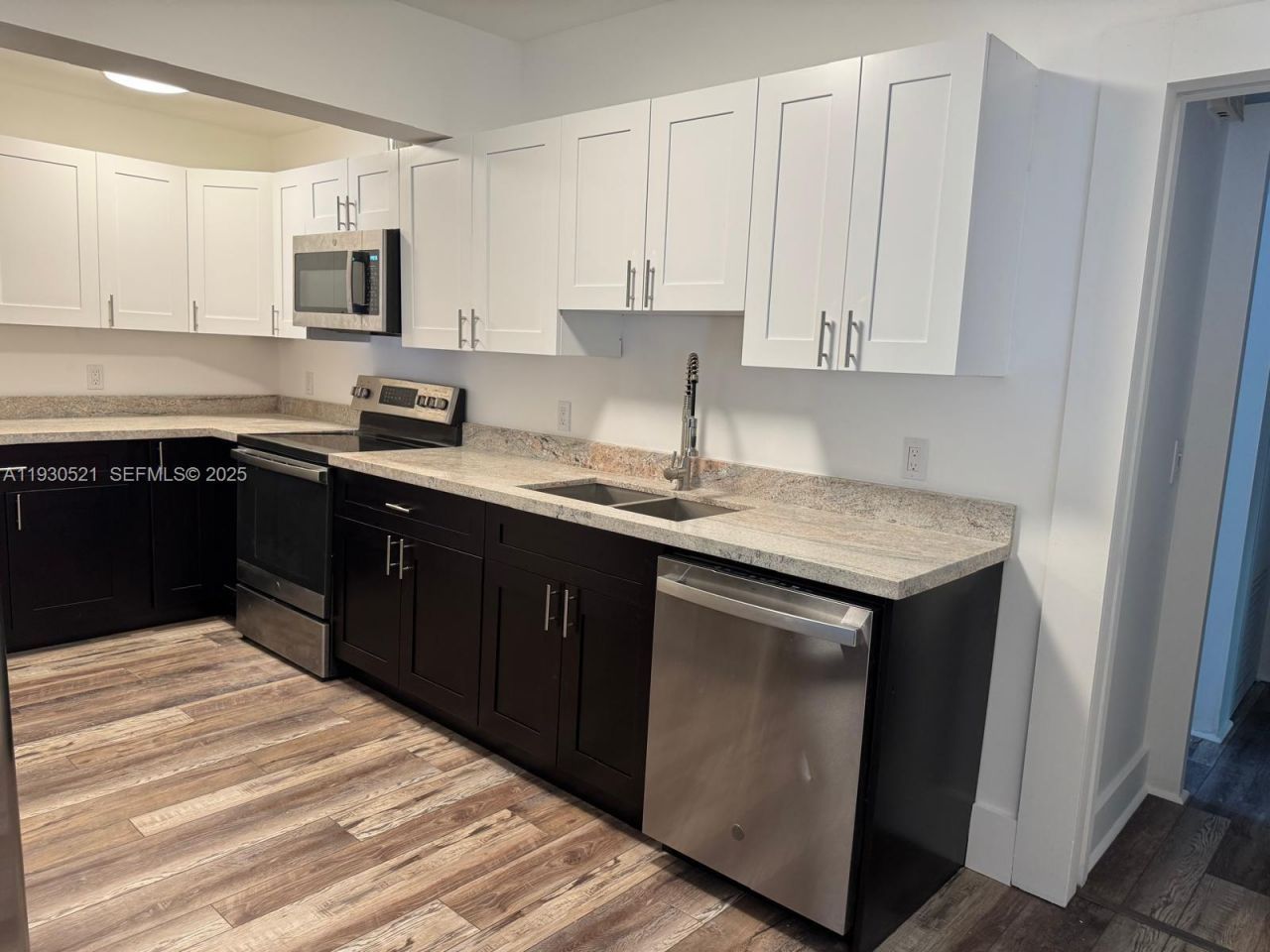 985 NE 115th St, Biscayne Park, FL 33161 Photo