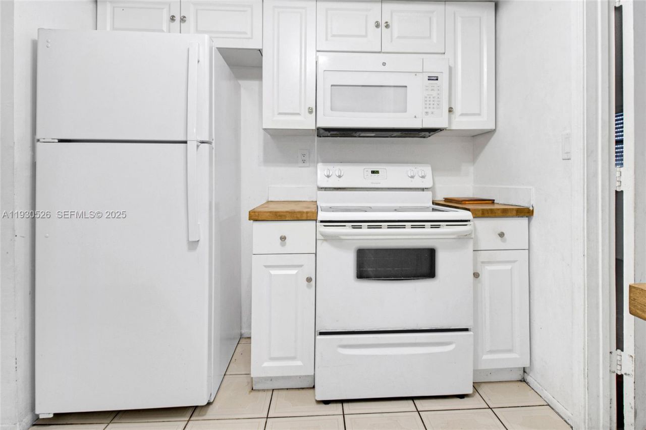 5718 NW 66th Ave, Tamarac, FL 33321 Photo