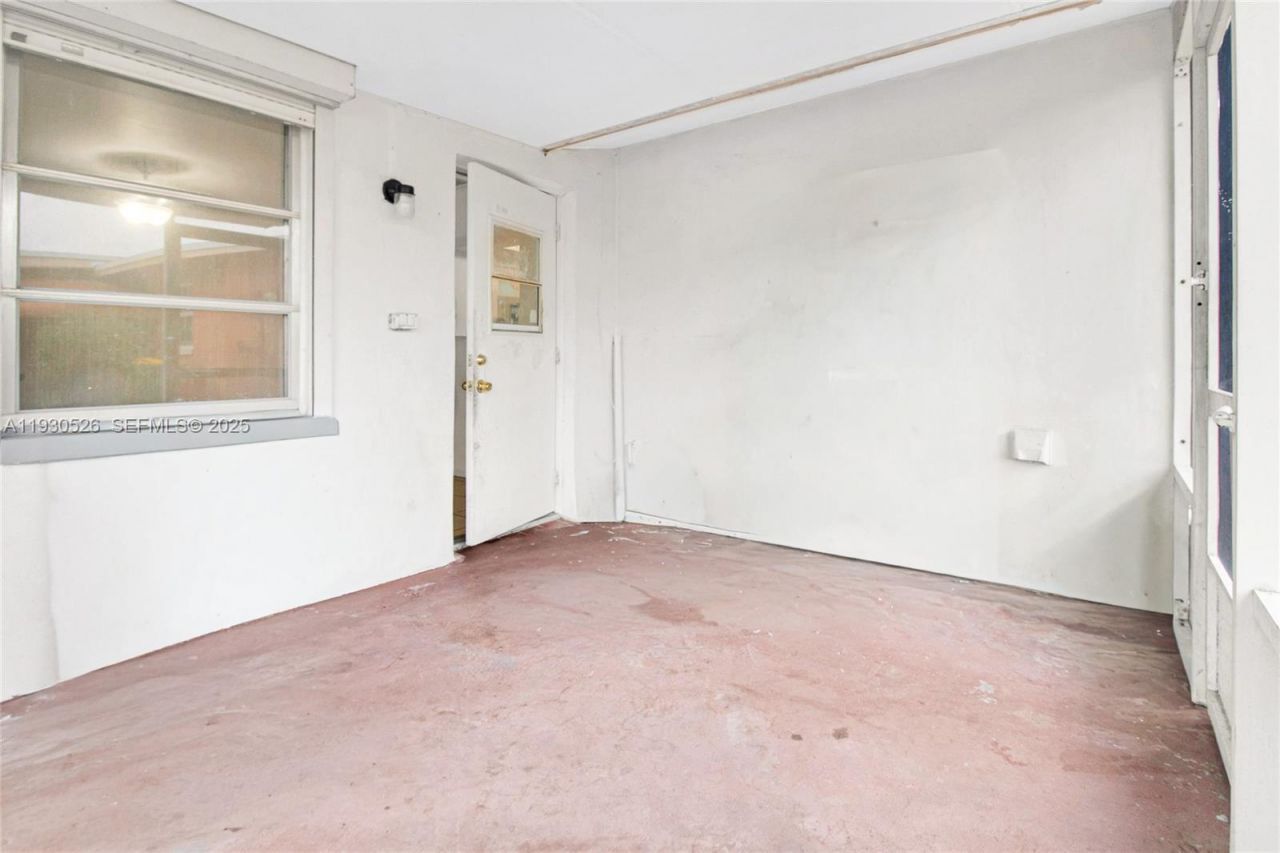 5718 NW 66th Ave, Tamarac, FL 33321 Photo