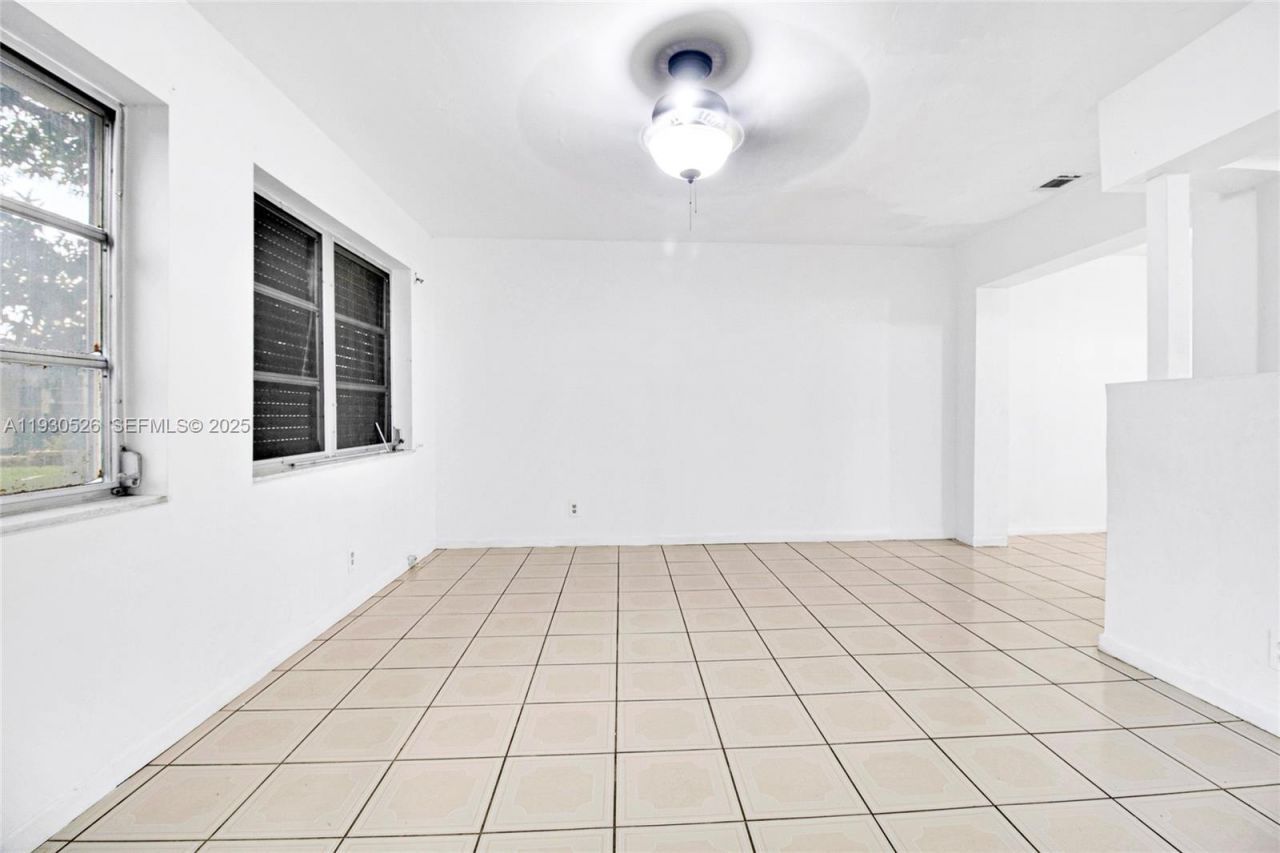 5718 NW 66th Ave, Tamarac, FL 33321 Photo