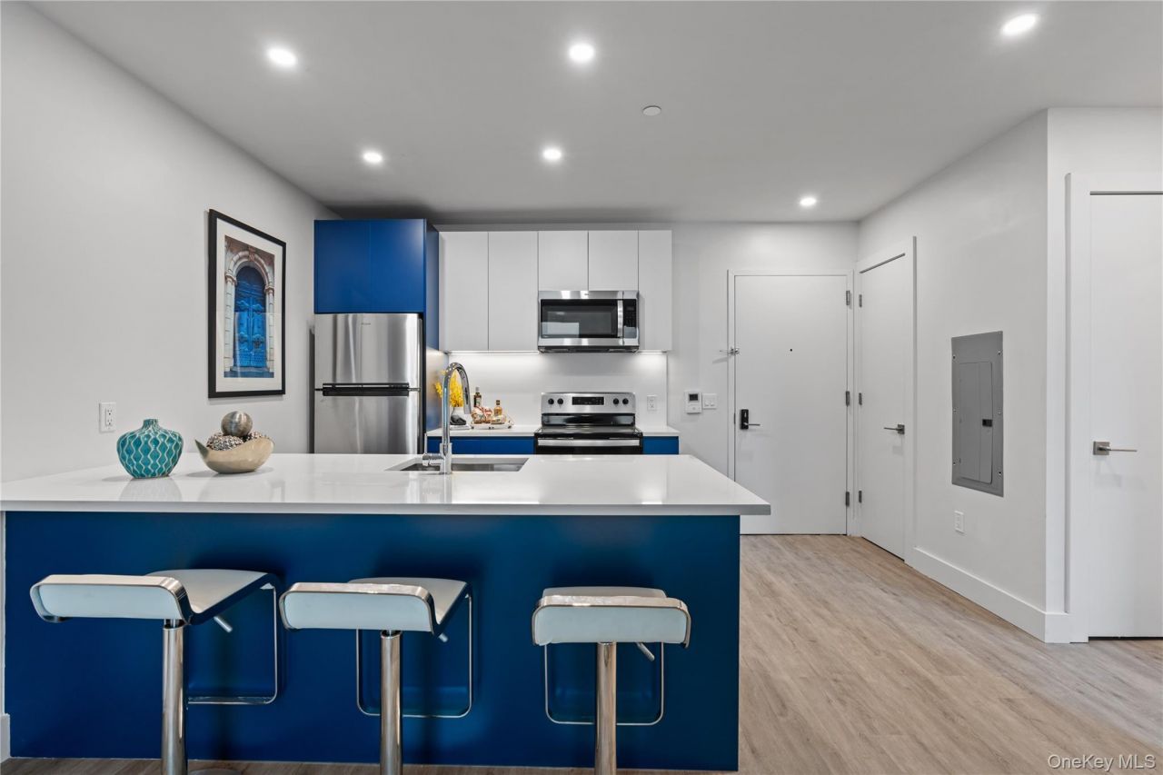 40 Westchester Place, Unit 501, New Rochelle, NY 10801 Main Photo