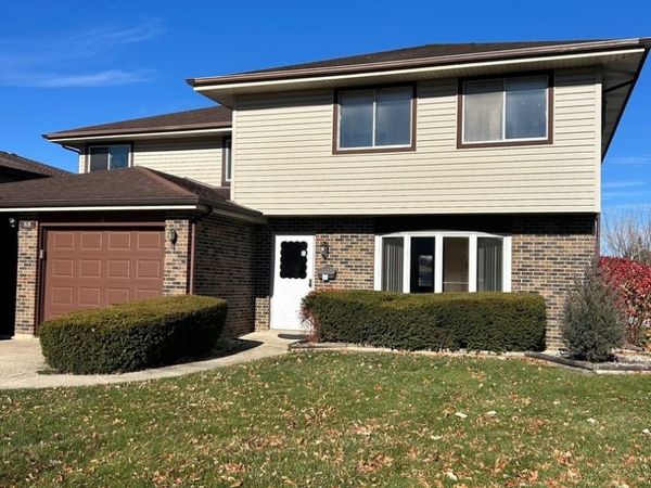 626 Terry Court, Unit A, Roselle, IL 60172