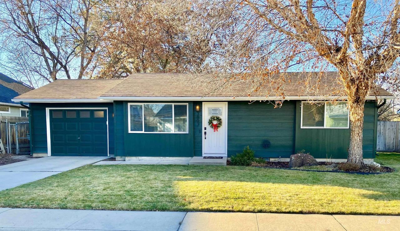 3897 S Yorktown Way, Boise, ID 83706 Main Photo