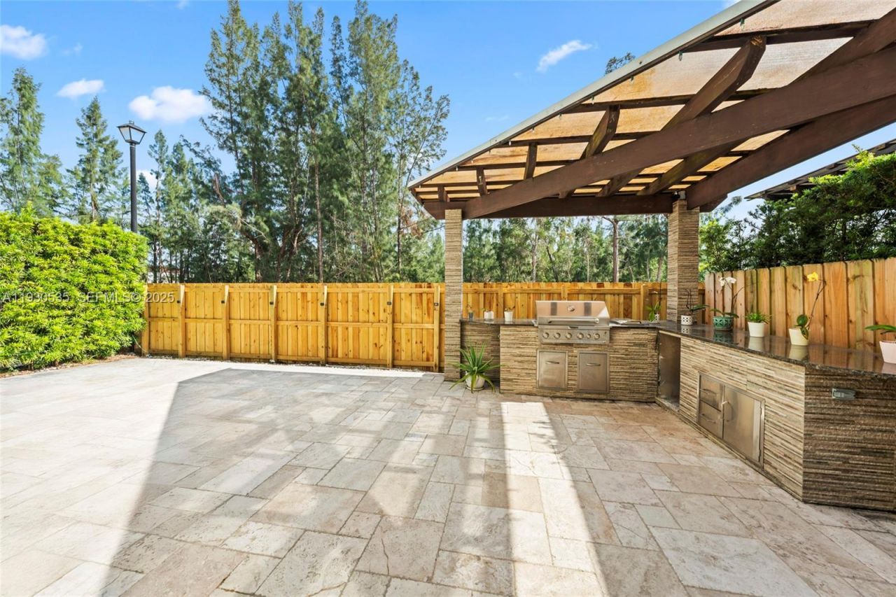 6933 NW 104th Ct, Unit 6933, Doral, FL 33178 Photo