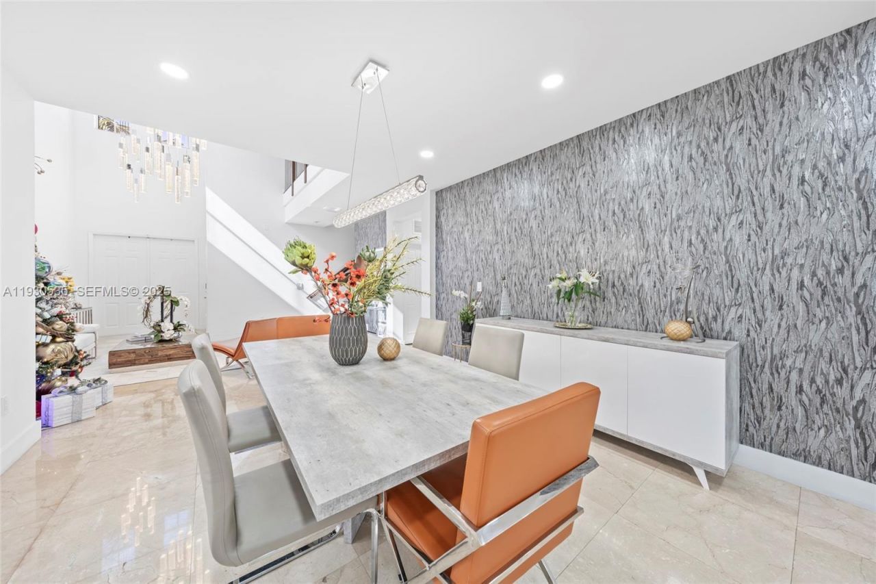 6933 NW 104th Ct, Unit 6933, Doral, FL 33178 Photo