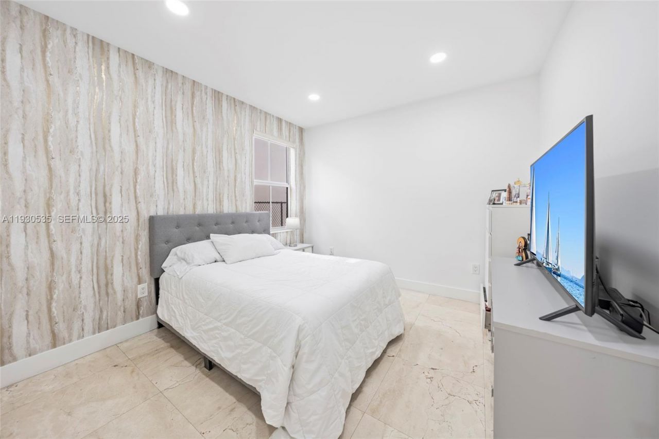 6933 NW 104th Ct, Unit 6933, Doral, FL 33178 Photo