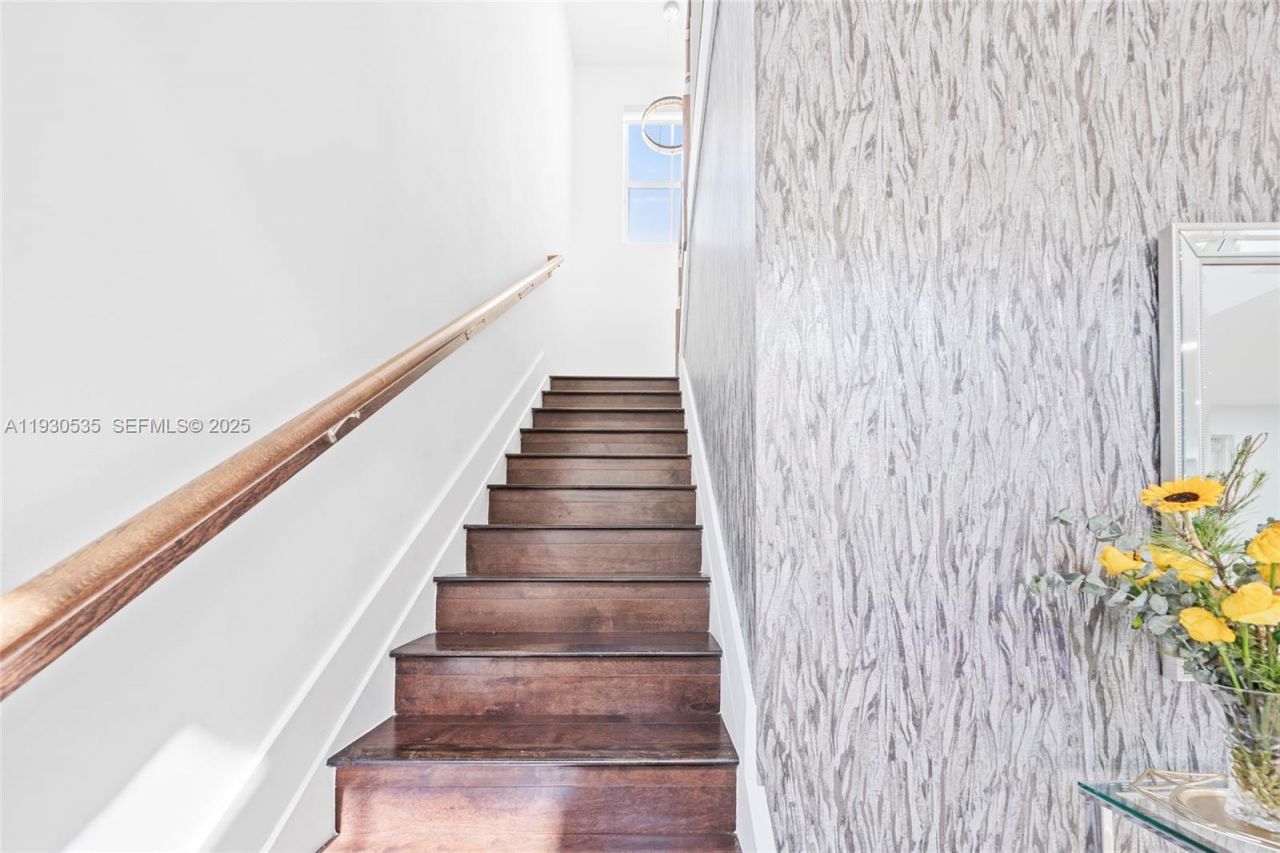 6933 NW 104th Ct, Unit 6933, Doral, FL 33178 Photo