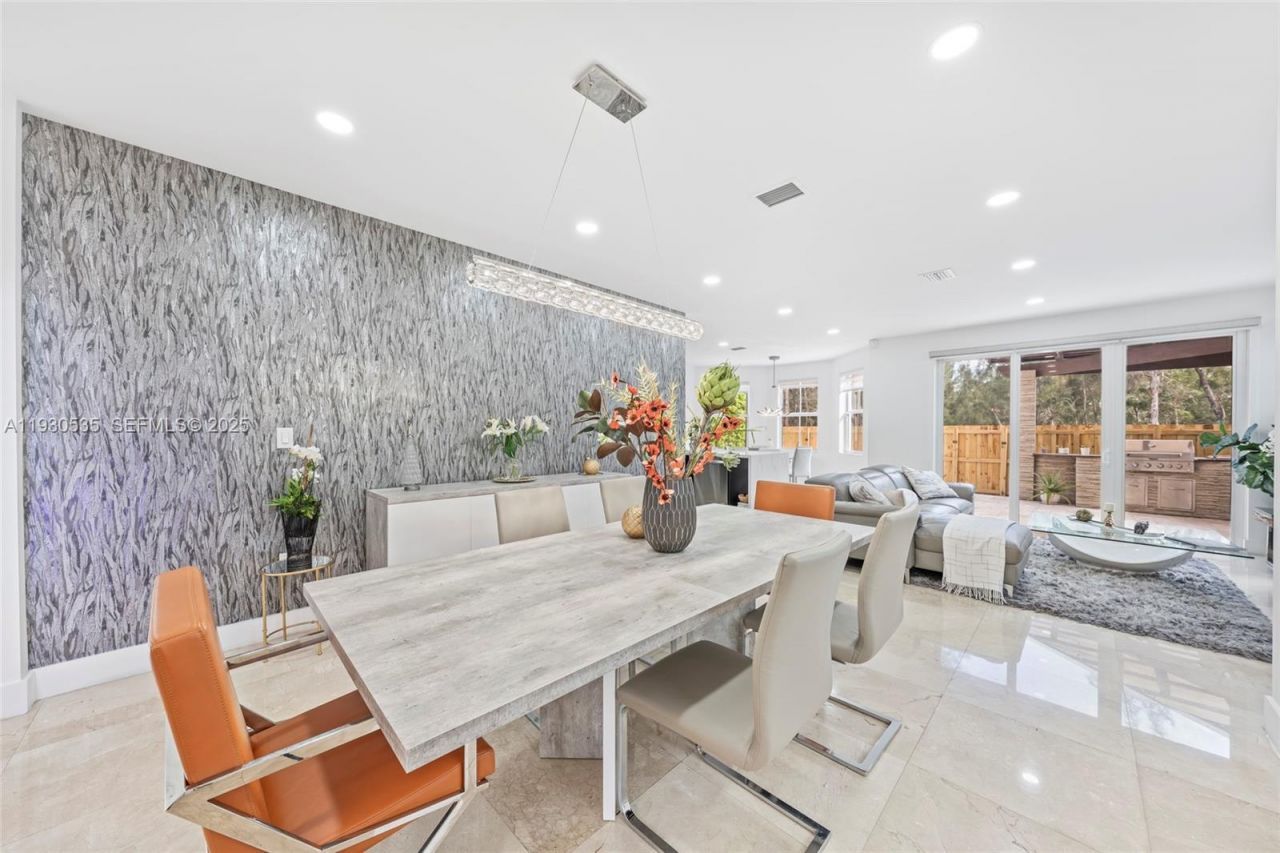 6933 NW 104th Ct, Unit 6933, Doral, FL 33178 Photo