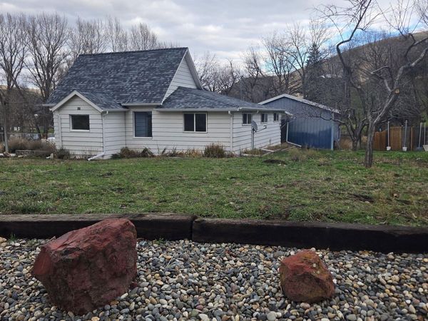 465 15th Street, Pomeroy, WA 99347