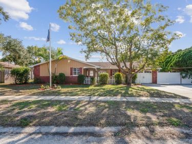 5820 MELALEUCA DRIVE, HOLIDAY, FL 34690