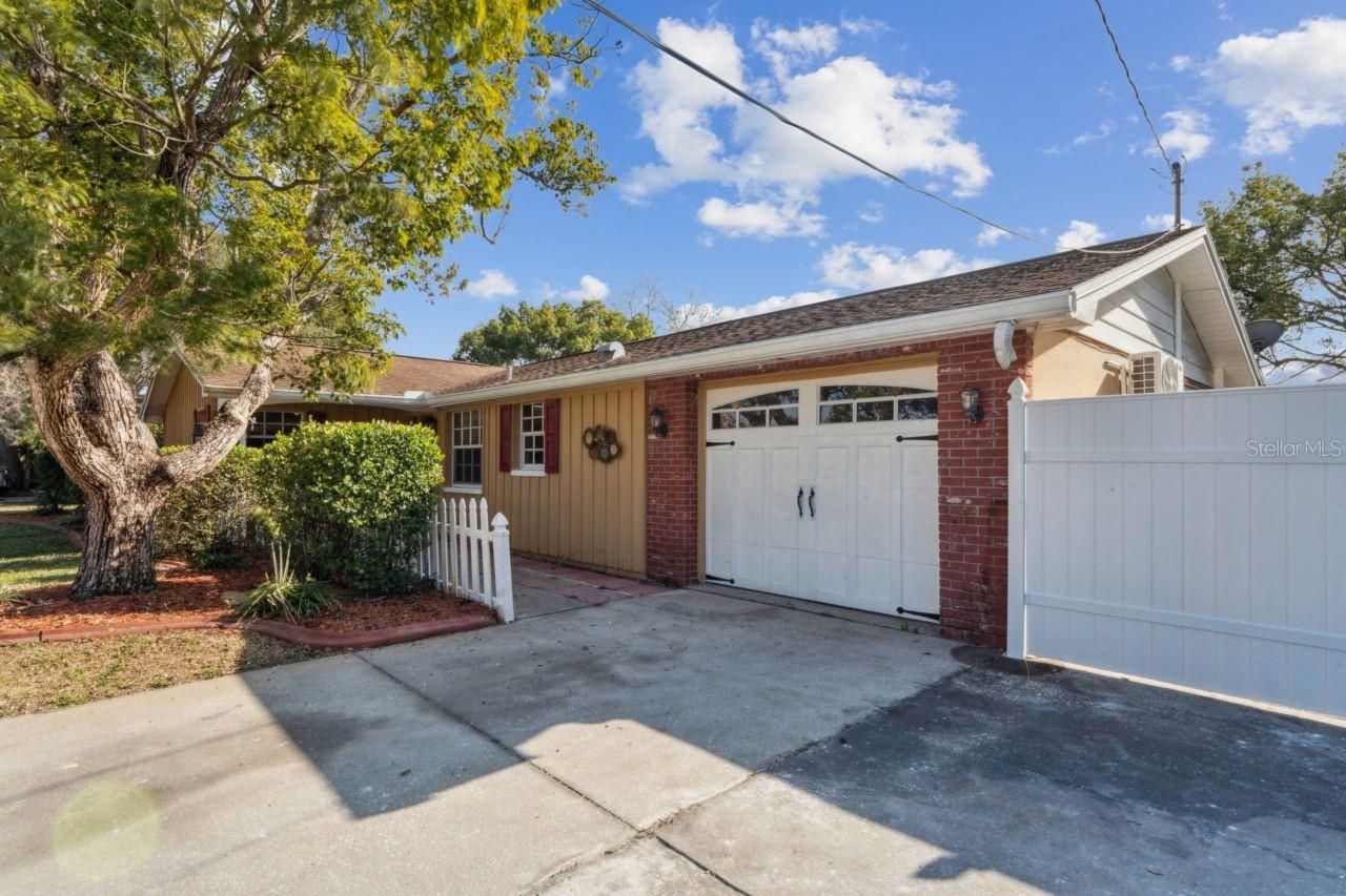 5820 Melaleuca Drive, Holiday, FL 34690 Photo