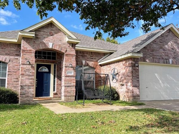 2007 Walnut Hills Lane, Mansfield, TX 76063