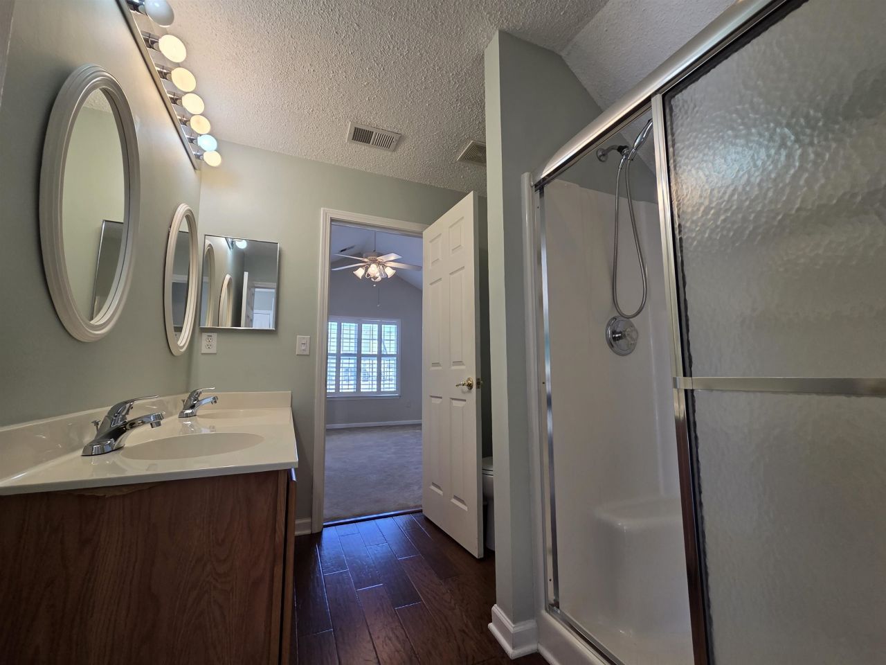 153 Wimbledon Way Photo 11