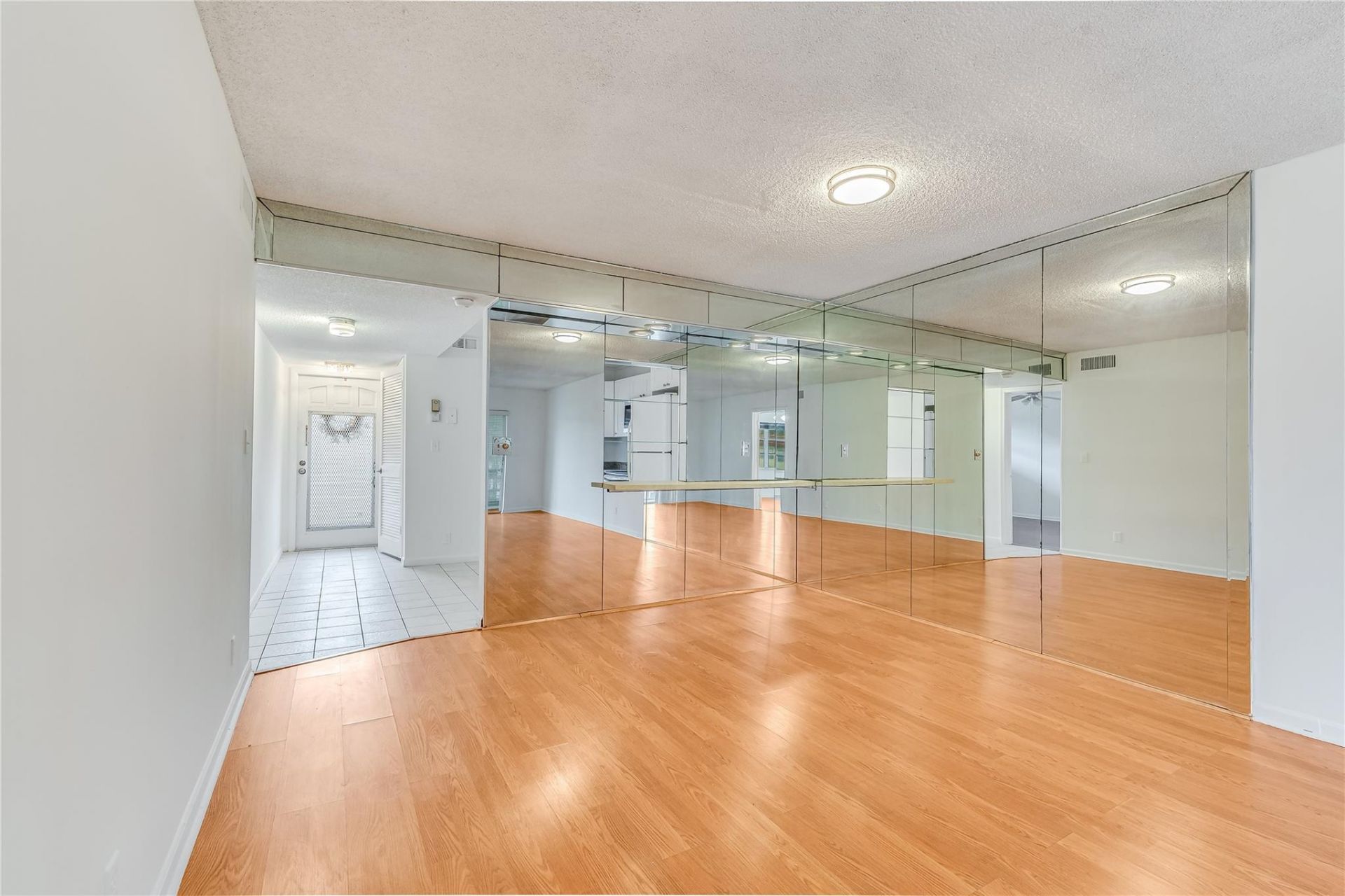 8940 S Hollybrook Boulevard, Unit 307, Pembroke Pines, FL 33025 Photo