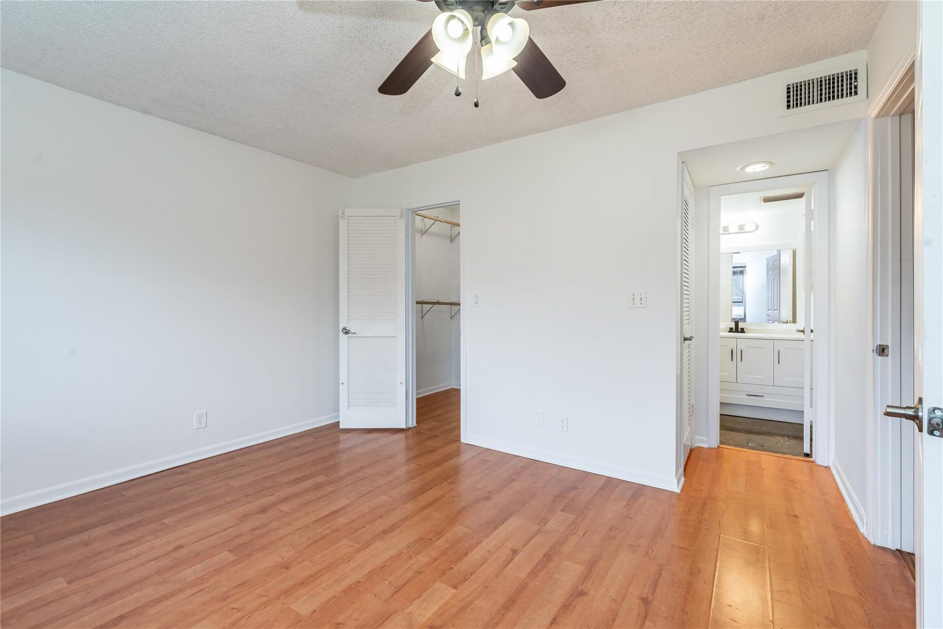 8940 S Hollybrook Boulevard, Unit 307, Pembroke Pines, FL 33025 Photo