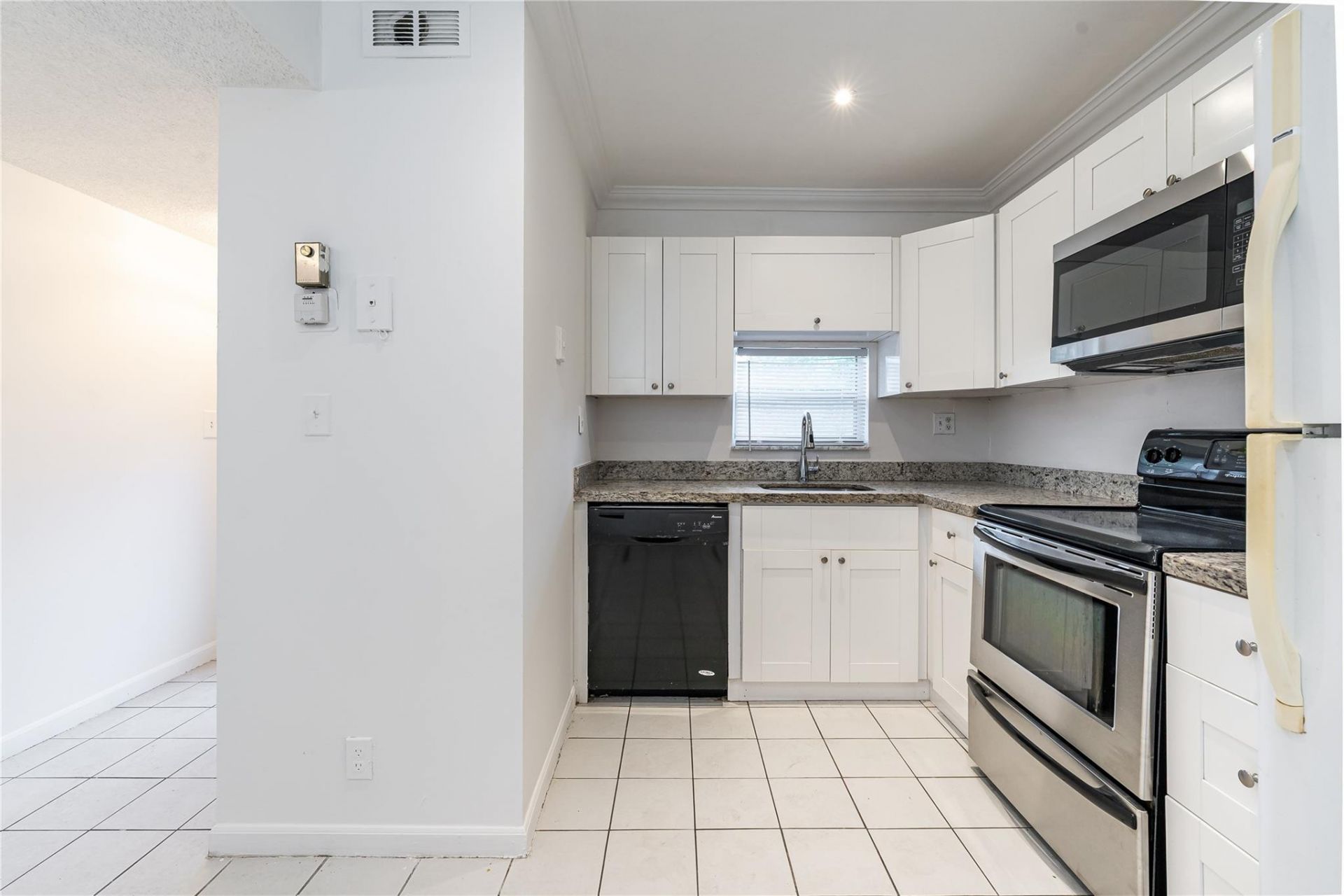 8940 S Hollybrook Boulevard, Unit 307, Pembroke Pines, FL 33025 Photo