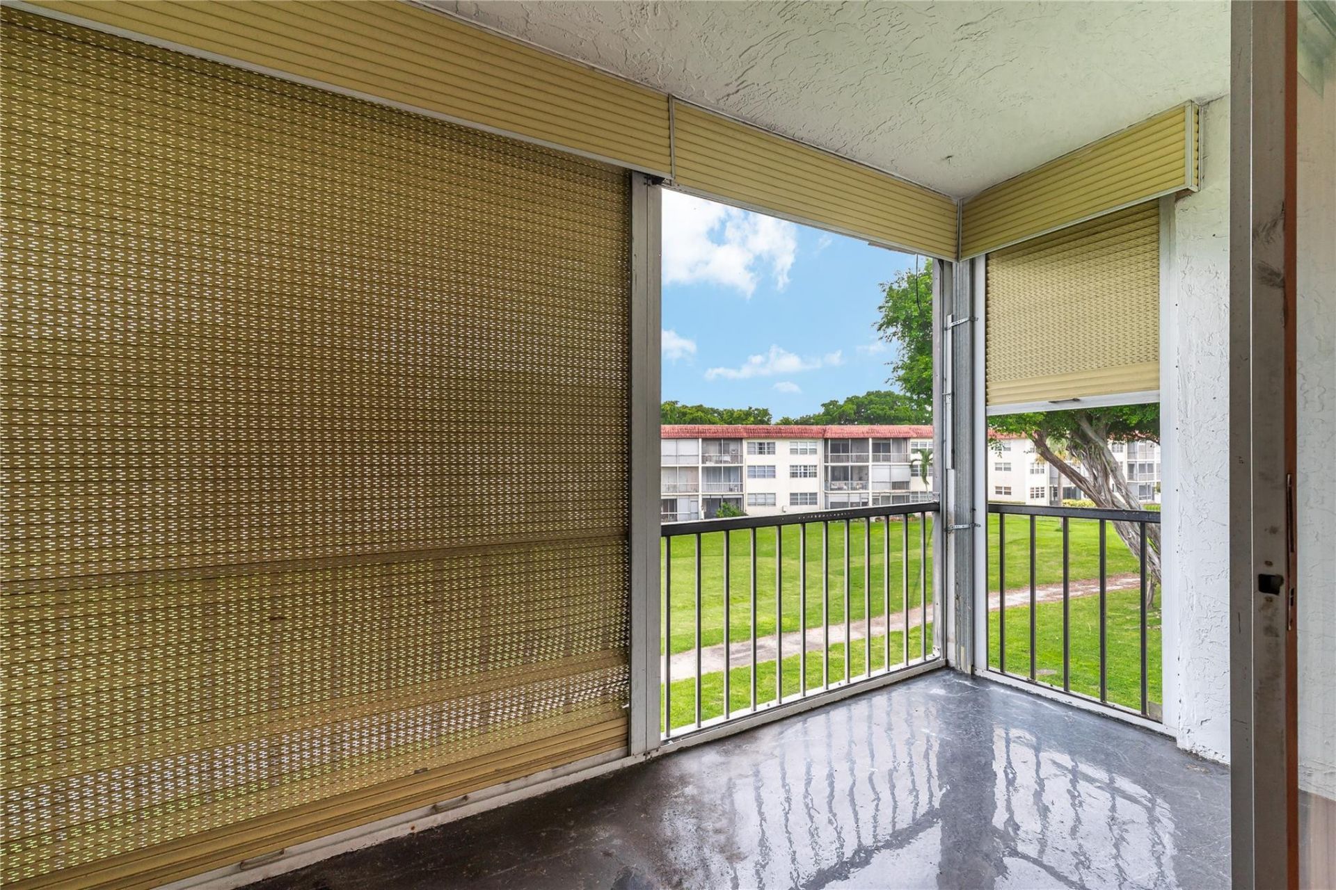 8940 S Hollybrook Boulevard, Unit 307, Pembroke Pines, FL 33025 Photo