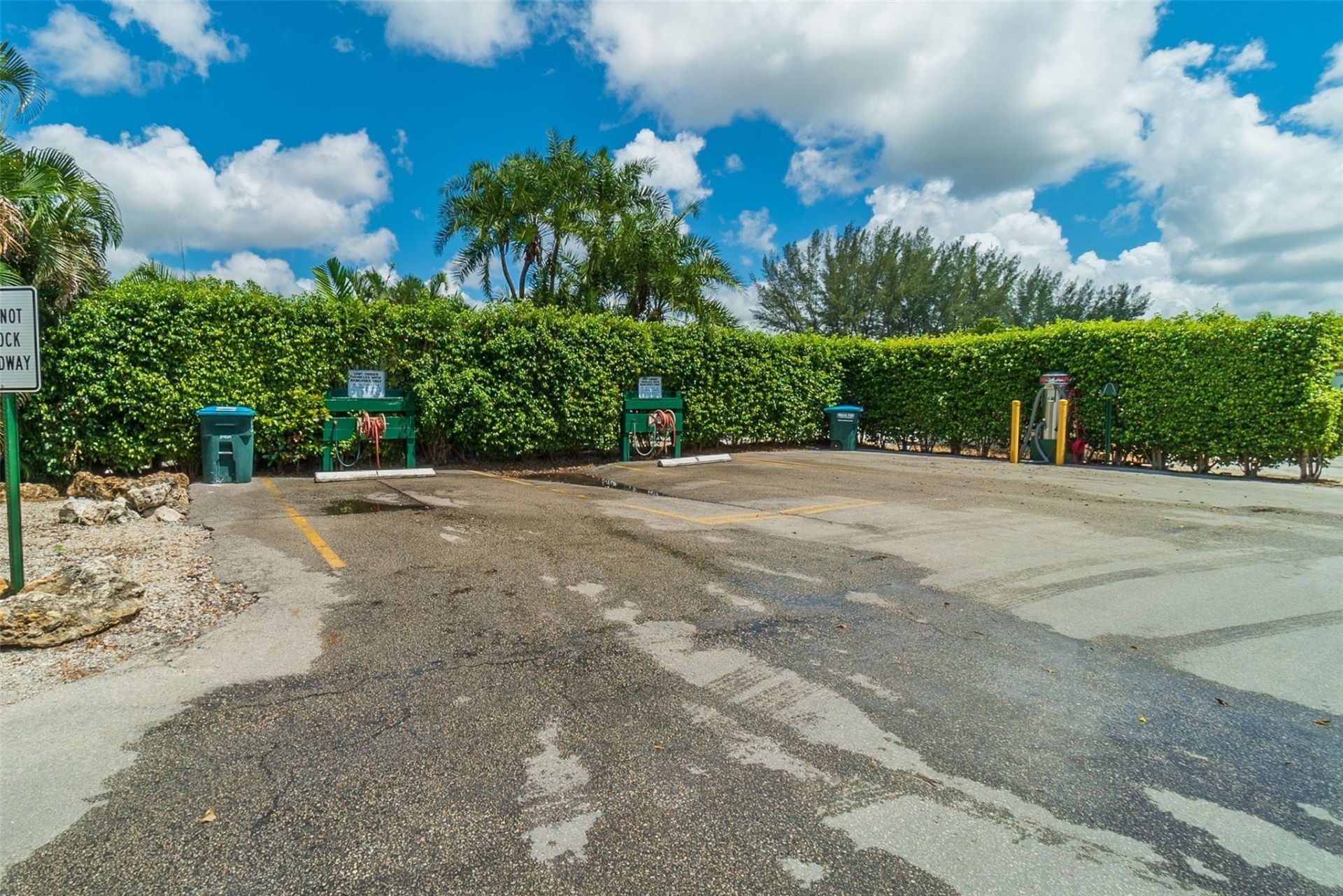 8940 S Hollybrook Boulevard, Unit 307, Pembroke Pines, FL 33025 Photo