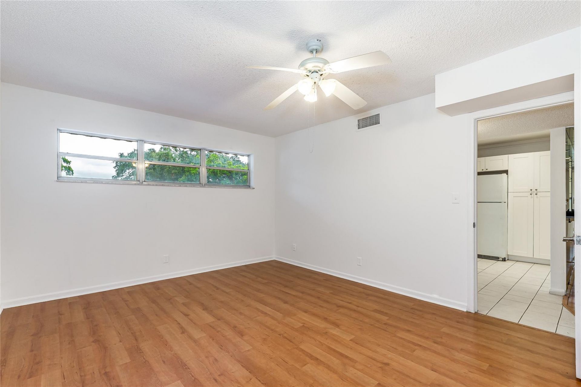 8940 S Hollybrook Boulevard, Unit 307, Pembroke Pines, FL 33025 Photo