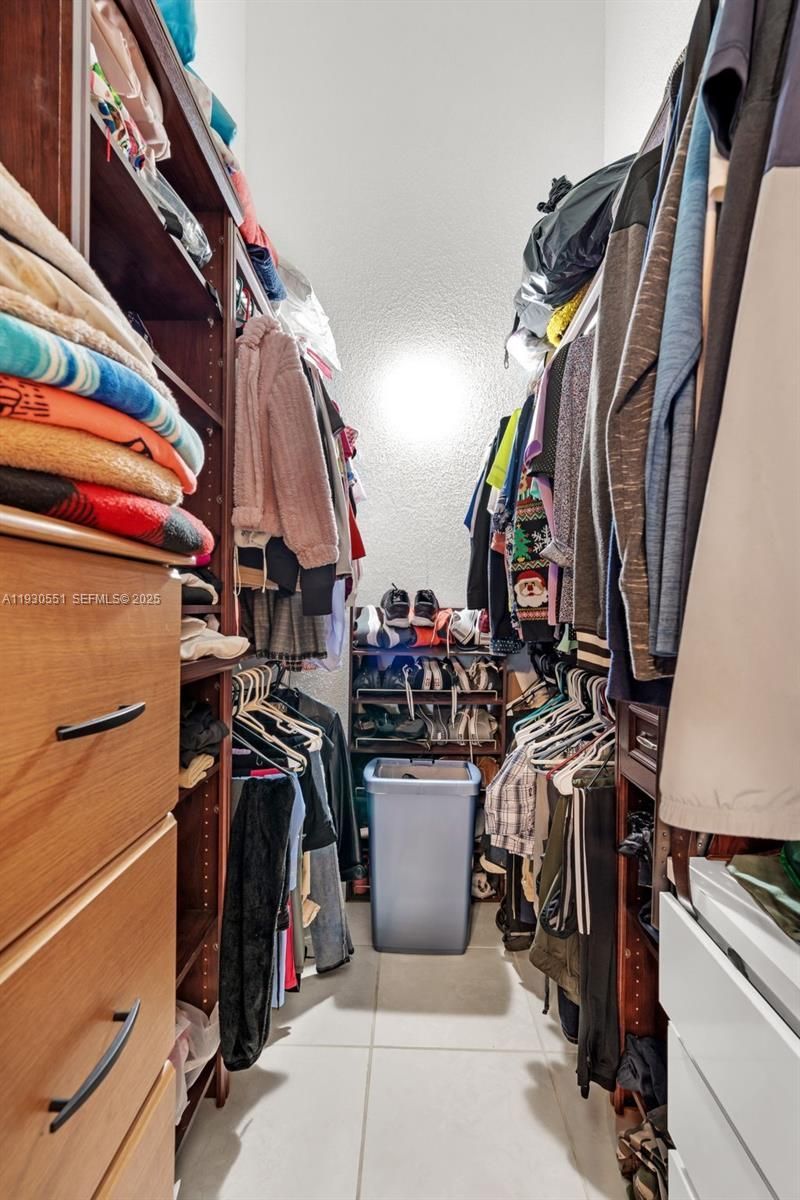 2340 Evergreen Ct, Pembroke Pines, FL 33026 Photo