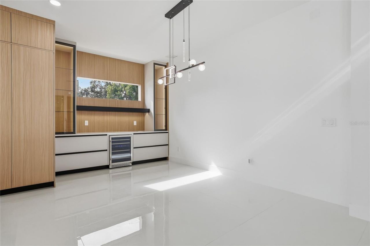 6907 N Boulevard, Tampa, FL 33604 Photo