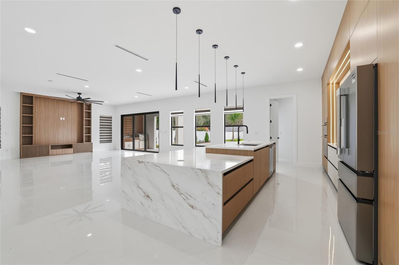 6907 N Boulevard, Tampa, FL 33604 Photo