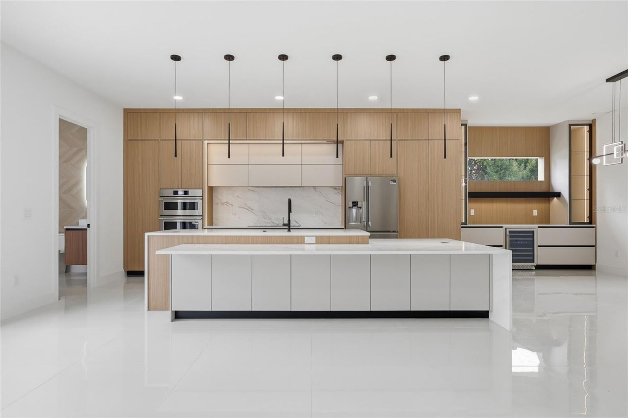 6907 N Boulevard, Tampa, FL 33604 Photo