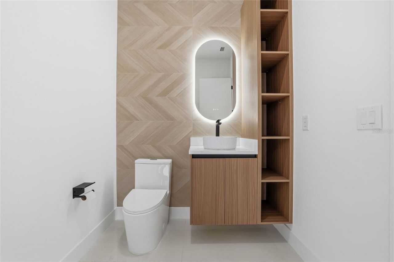 6907 N Boulevard, Tampa, FL 33604 Photo