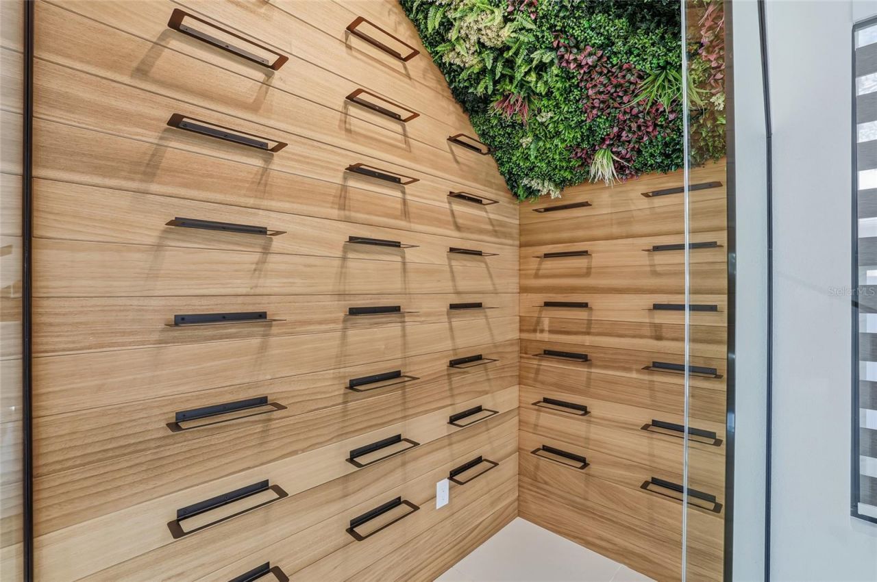 6907 N Boulevard, Tampa, FL 33604 Photo