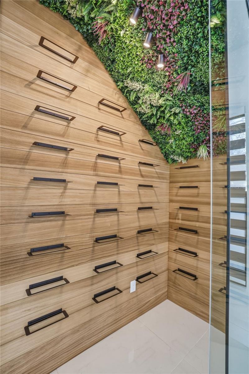 6907 N Boulevard, Tampa, FL 33604 Photo