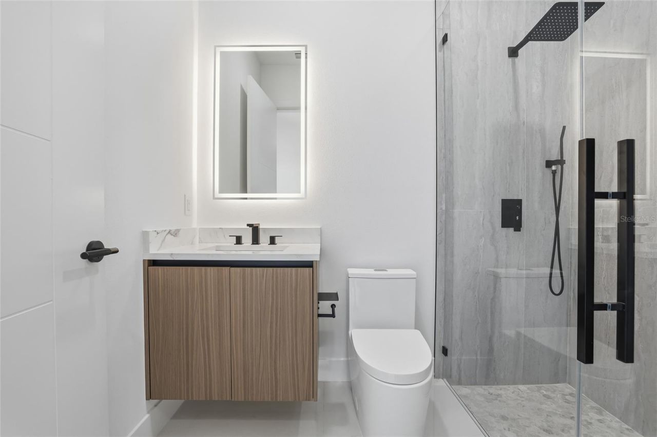 6907 N Boulevard, Tampa, FL 33604 Photo