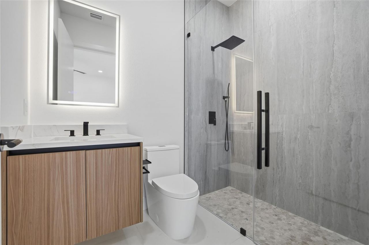 6907 N Boulevard, Tampa, FL 33604 Photo