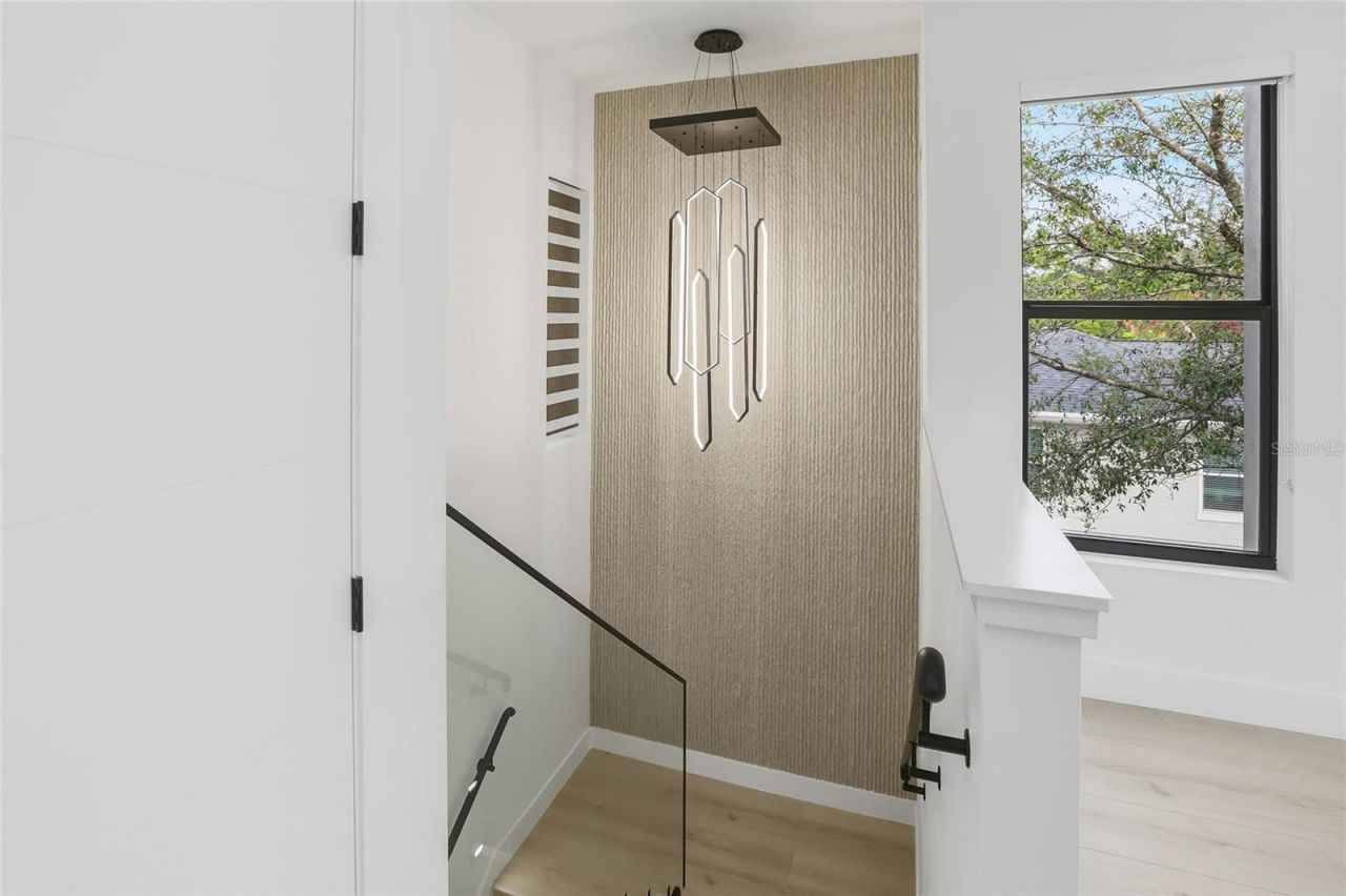 6907 N Boulevard, Tampa, FL 33604 Photo