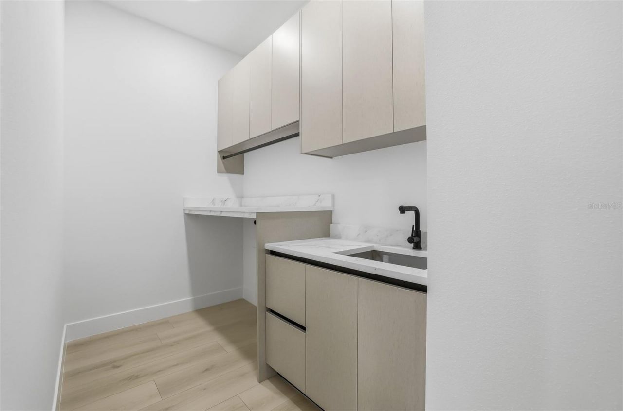 6907 N Boulevard, Tampa, FL 33604 Photo