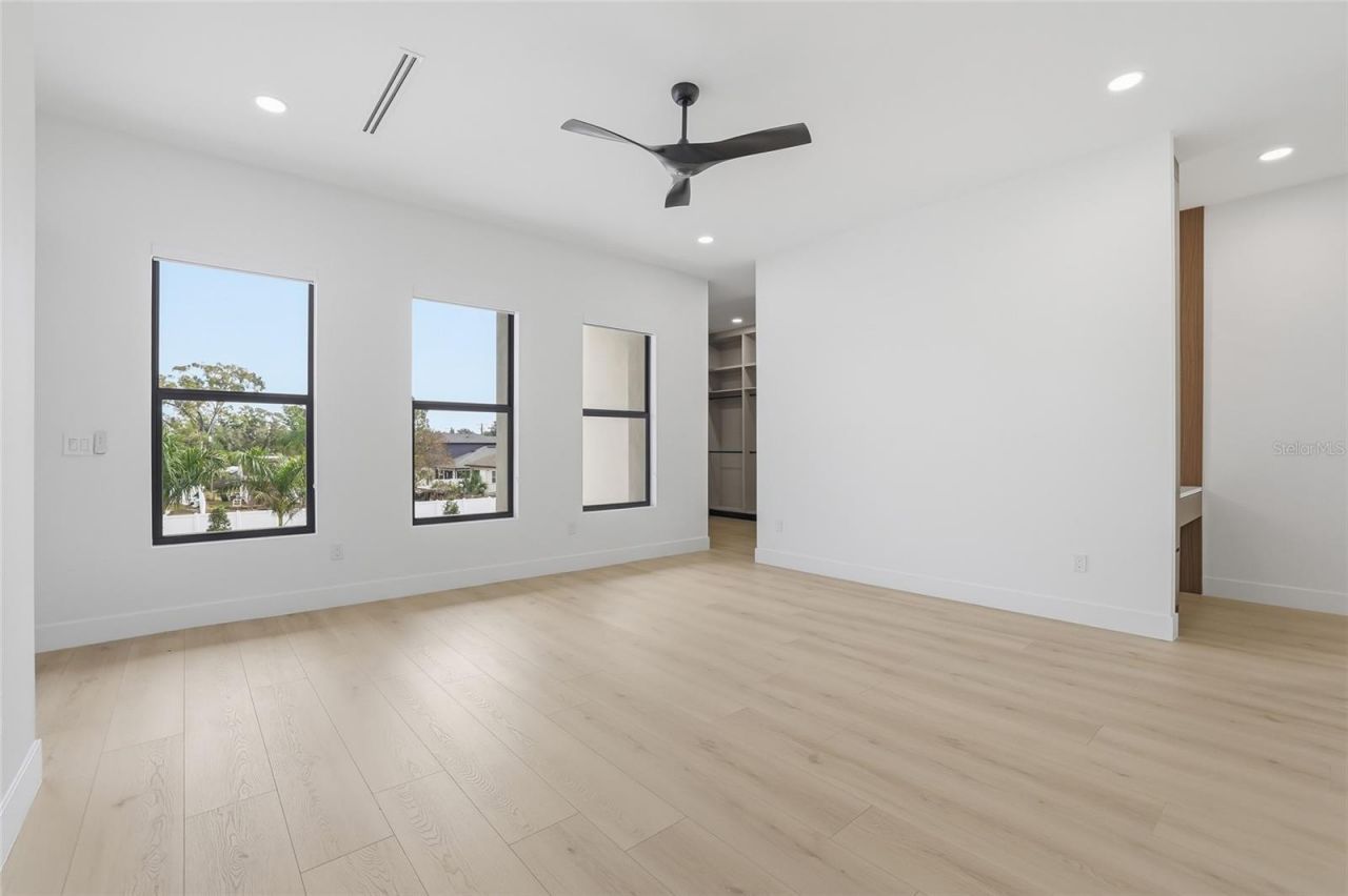 6907 N Boulevard, Tampa, FL 33604 Photo